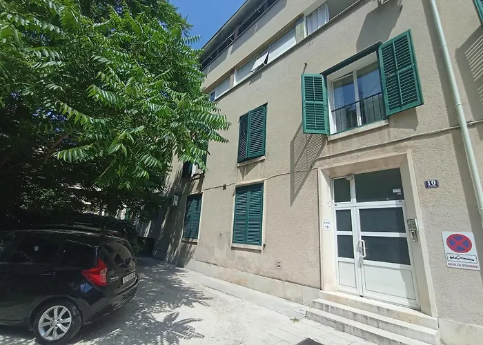 Nina , Bacvice Сплит