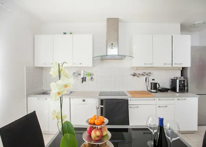 Nina , Bacvice Апартаменты