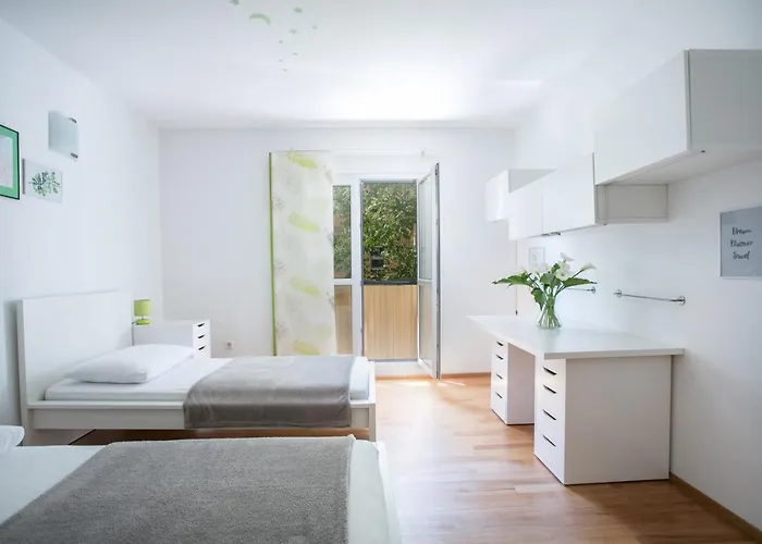 Nina , Bacvice Апартаменты *